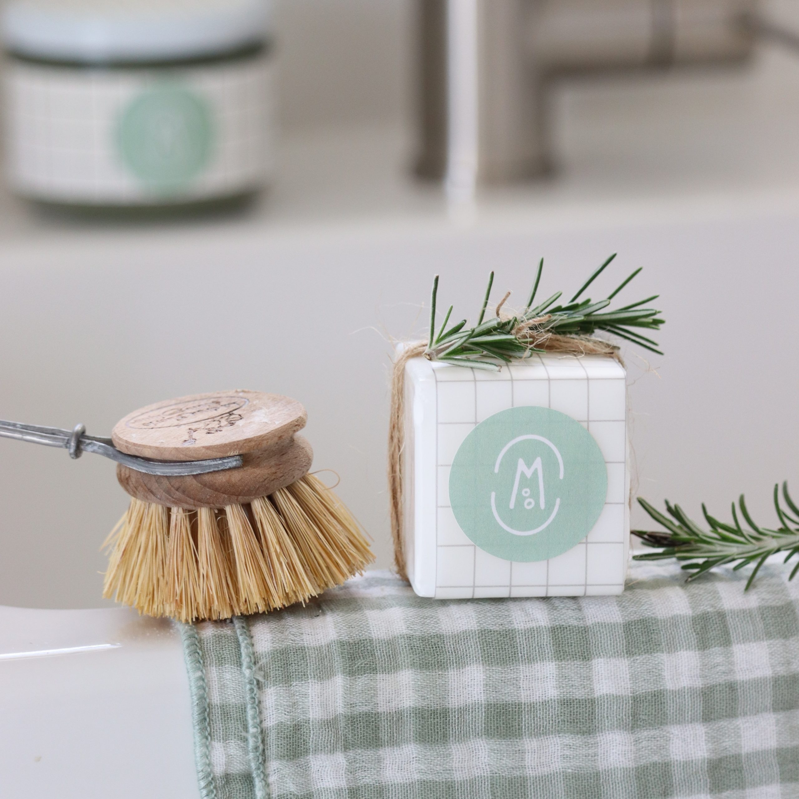 Produit ménager naturel Atelier Maloa - savon vaisselle et pâte nettoyante