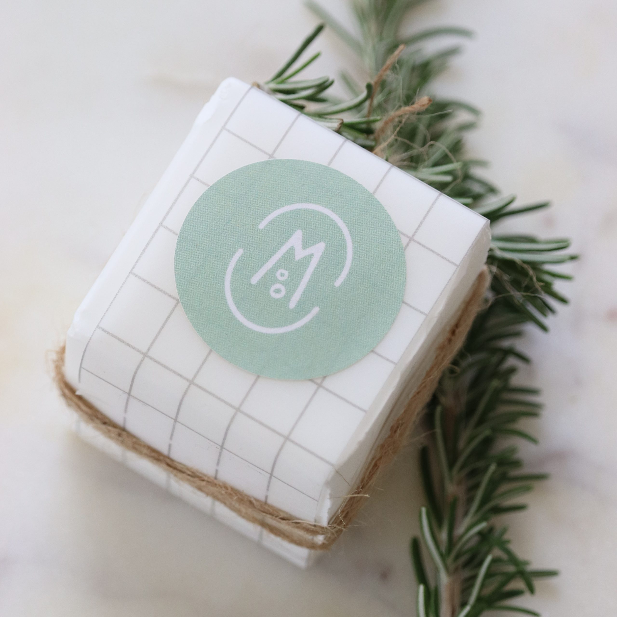 Produit ménager naturel Atelier Maloa - savon vaisselle et pâte nettoyante